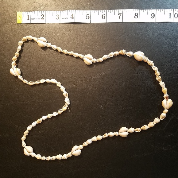 3 for $20 - Lot of 3 Shell Necklaces - Picture 4 of 4